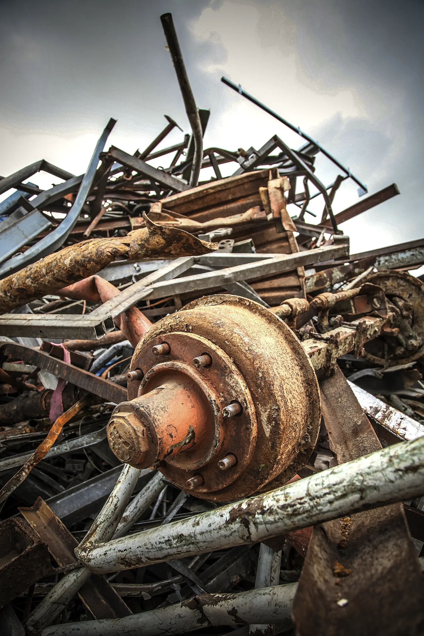 Schrotthandel Düsseldorf Ossenbühl Schrott Eisen Metall 7341 342 scaled