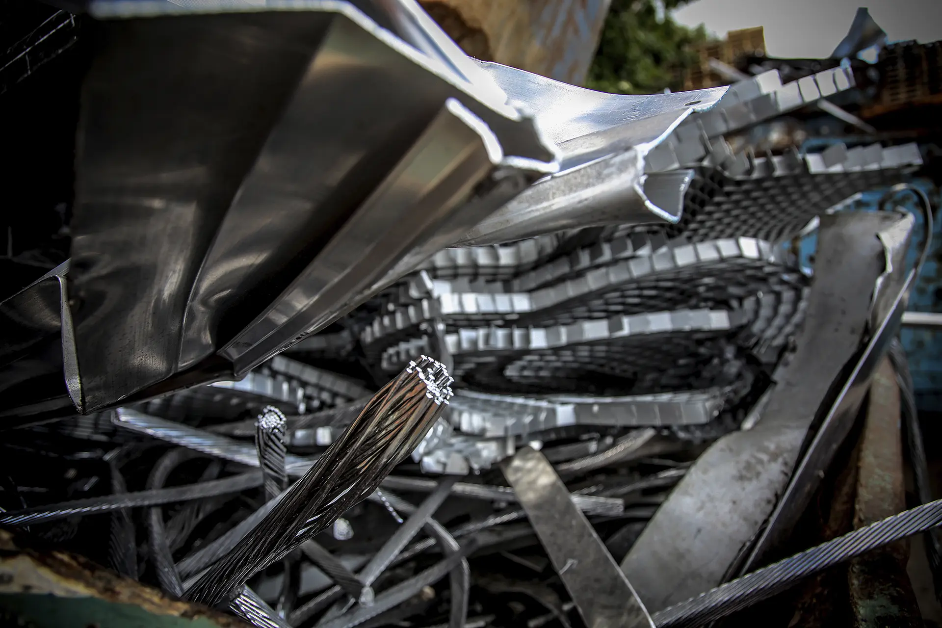 Schrotthandel Düsseldorf Ossenbühl Schrott Eisen Metall Detail 7298 322